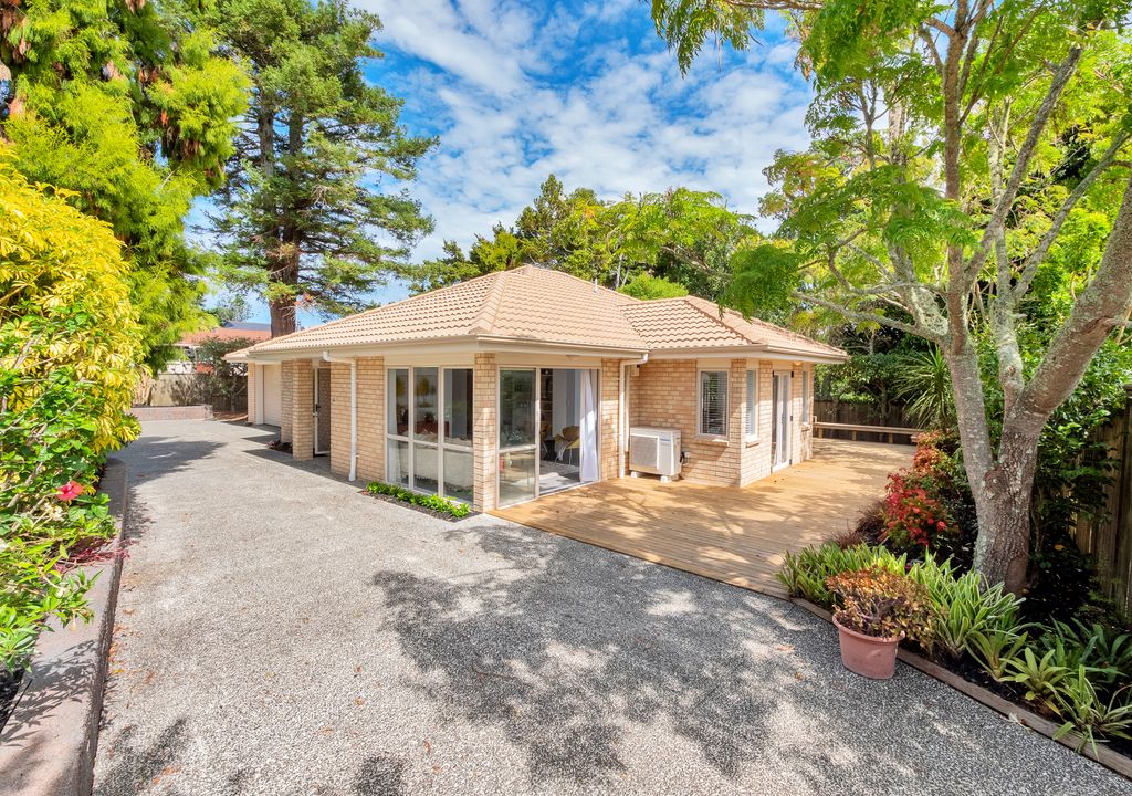 Rented property: 2 Matata Street Blockhouse Bay, Auckland City