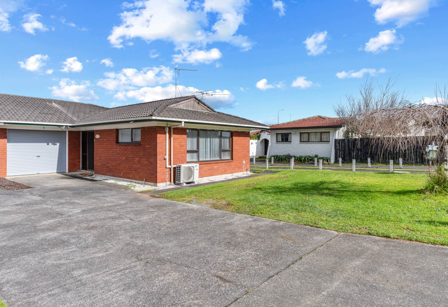 Rented: 106B Beach Road, Papakura